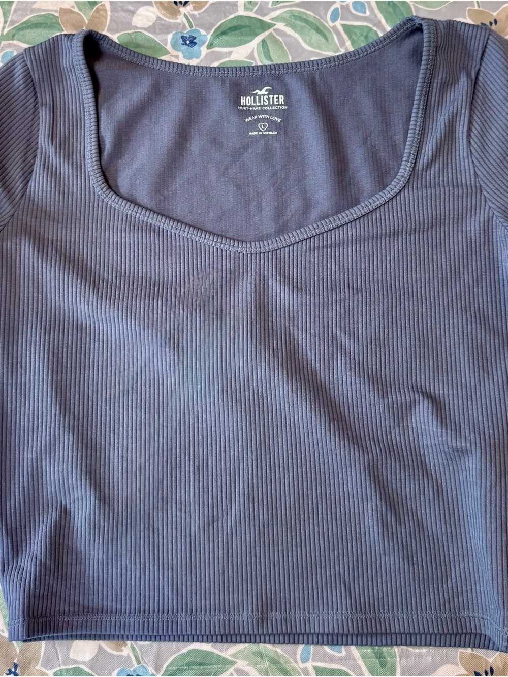 Hollister Ribbed Scoop Neck Crop Top